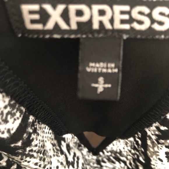 Express Womens Top Size Small Petite Snake Print Black and White Tank Shirt - Picture 6 of 6